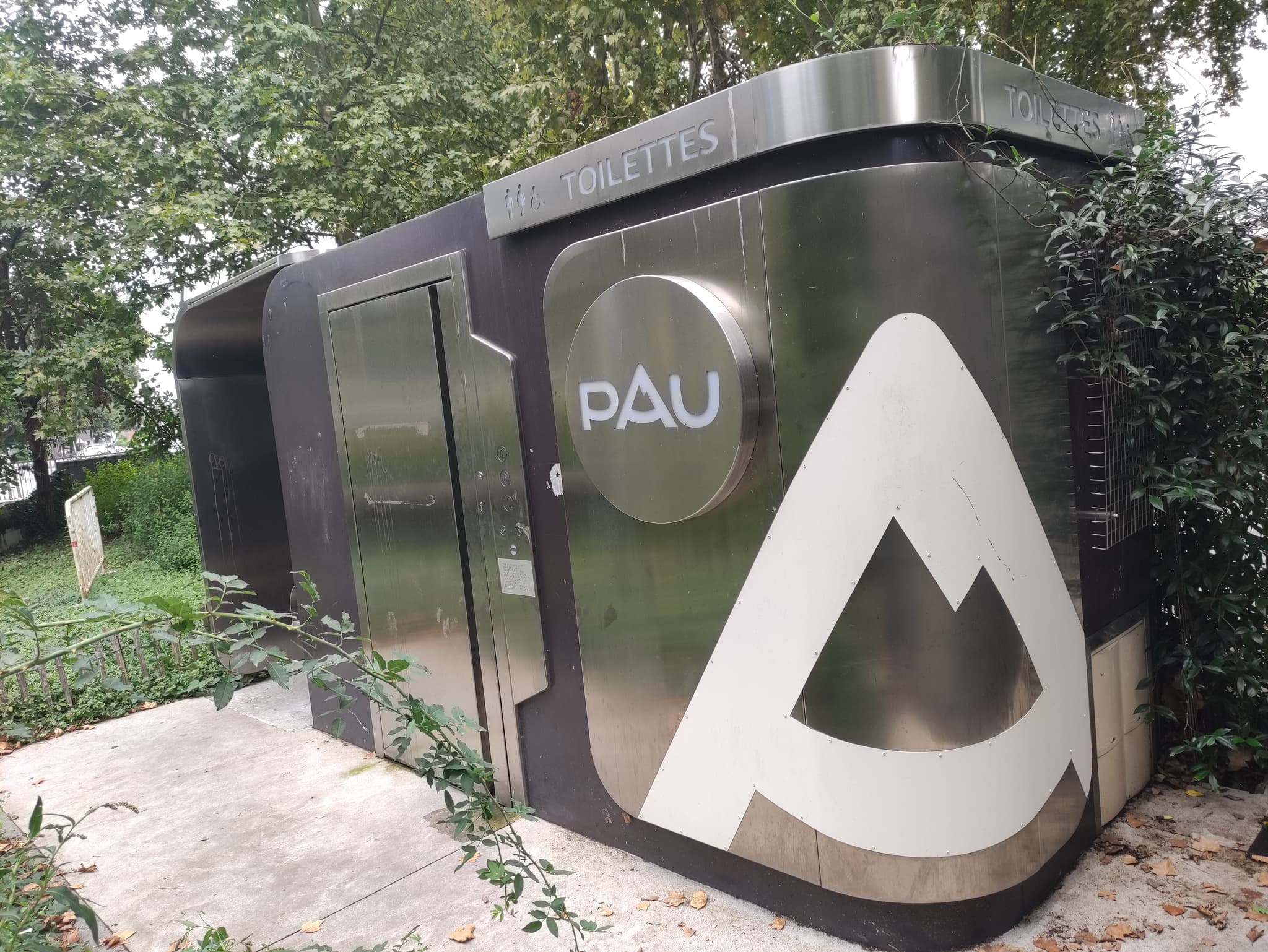 Toilettes bas du funiculaire Pau