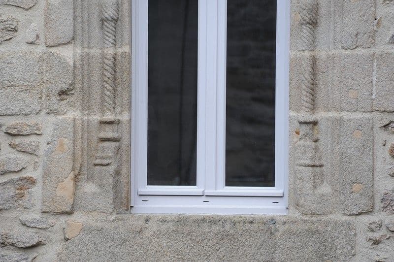Fenêtre provenant du château de Monisme_3