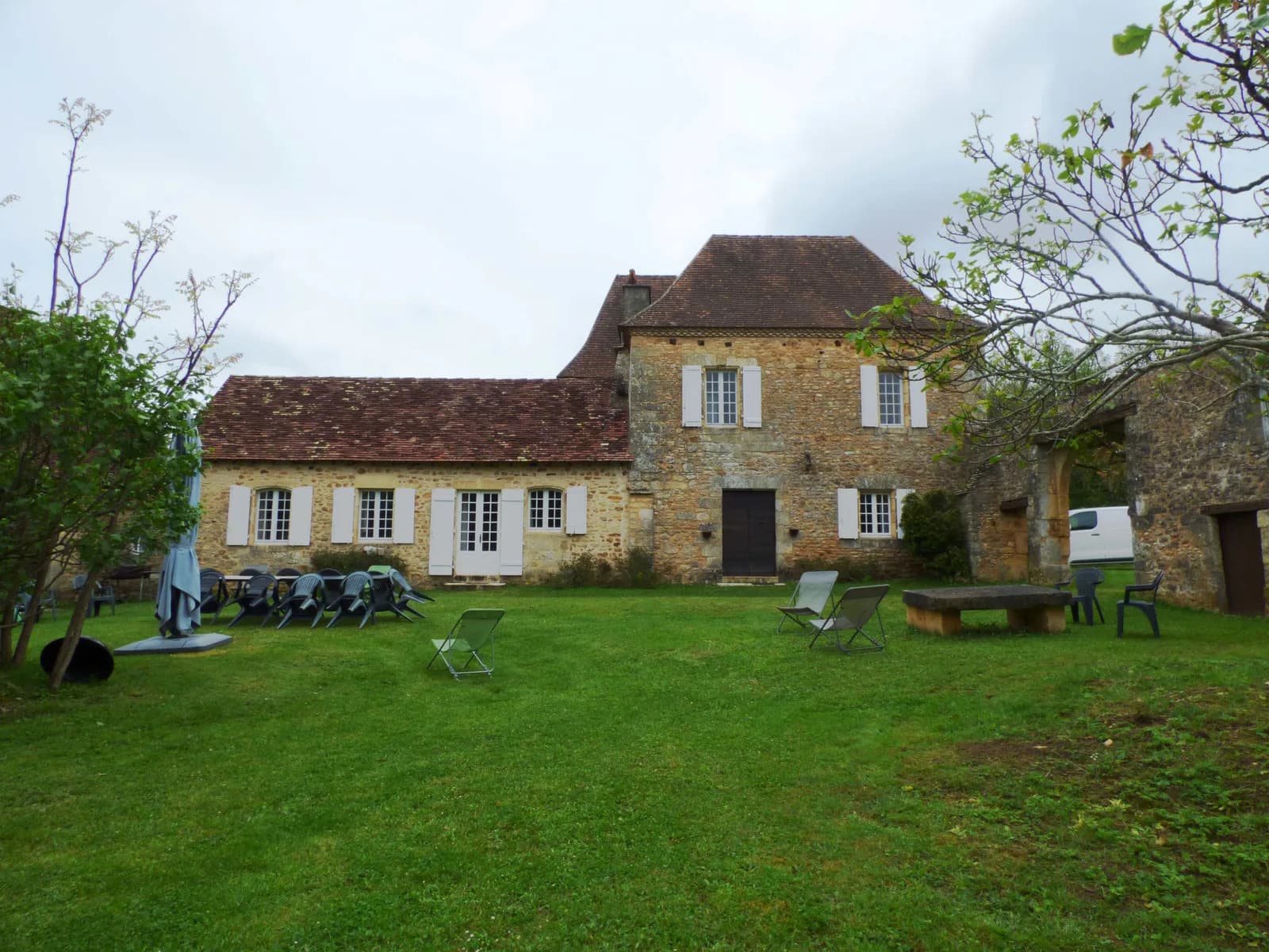 2 vue facade jardin