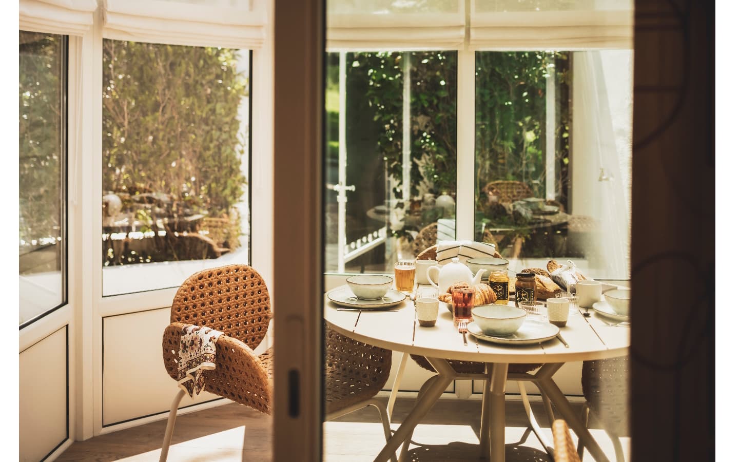 20_montagnettes_hotel_parcvictoria_saint-jean-de-luz_AP4_appartement_sejour_02_cande_2025_TS_1440x900