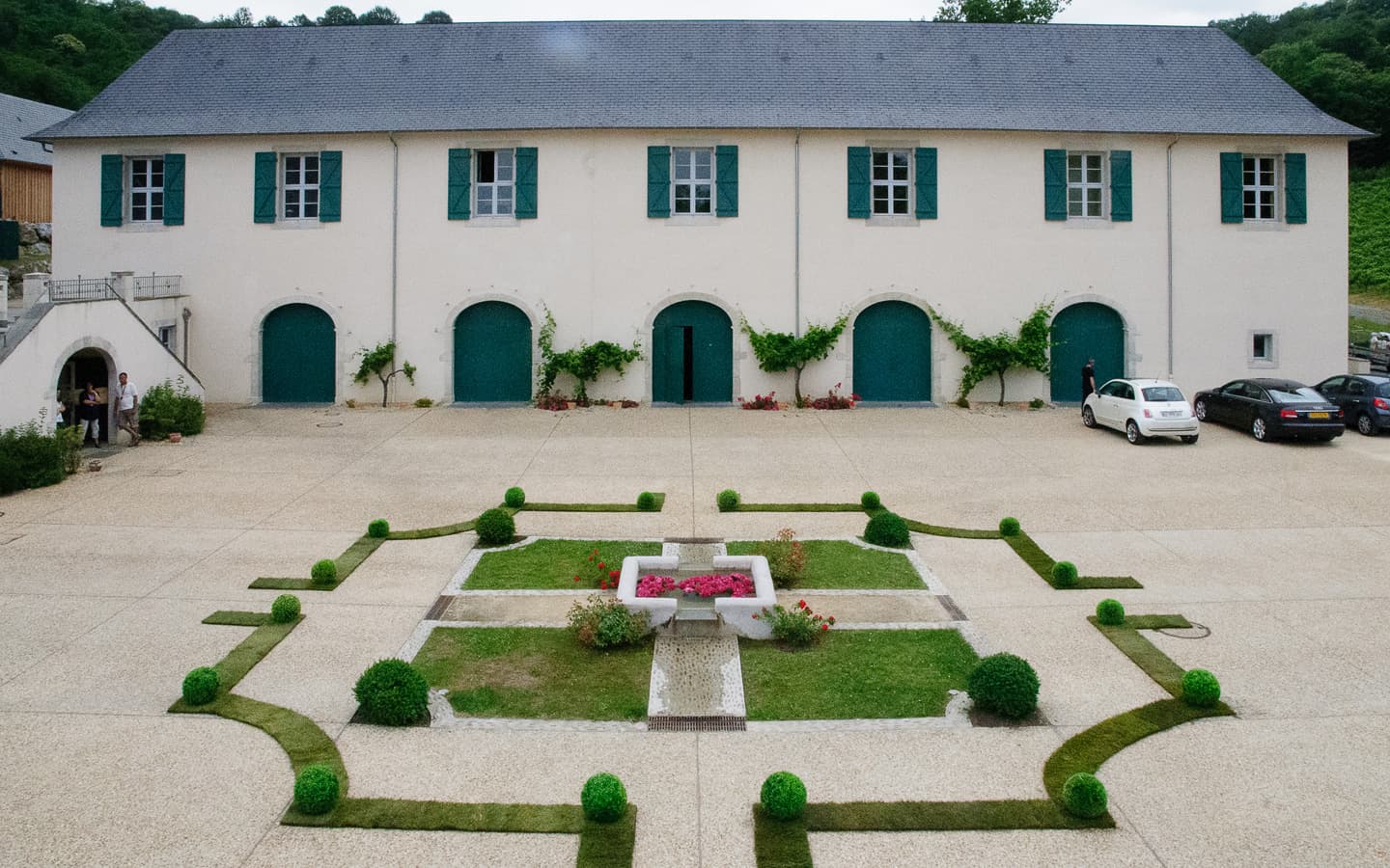 Domaine du Cinquau - Artiguelouve - la cour