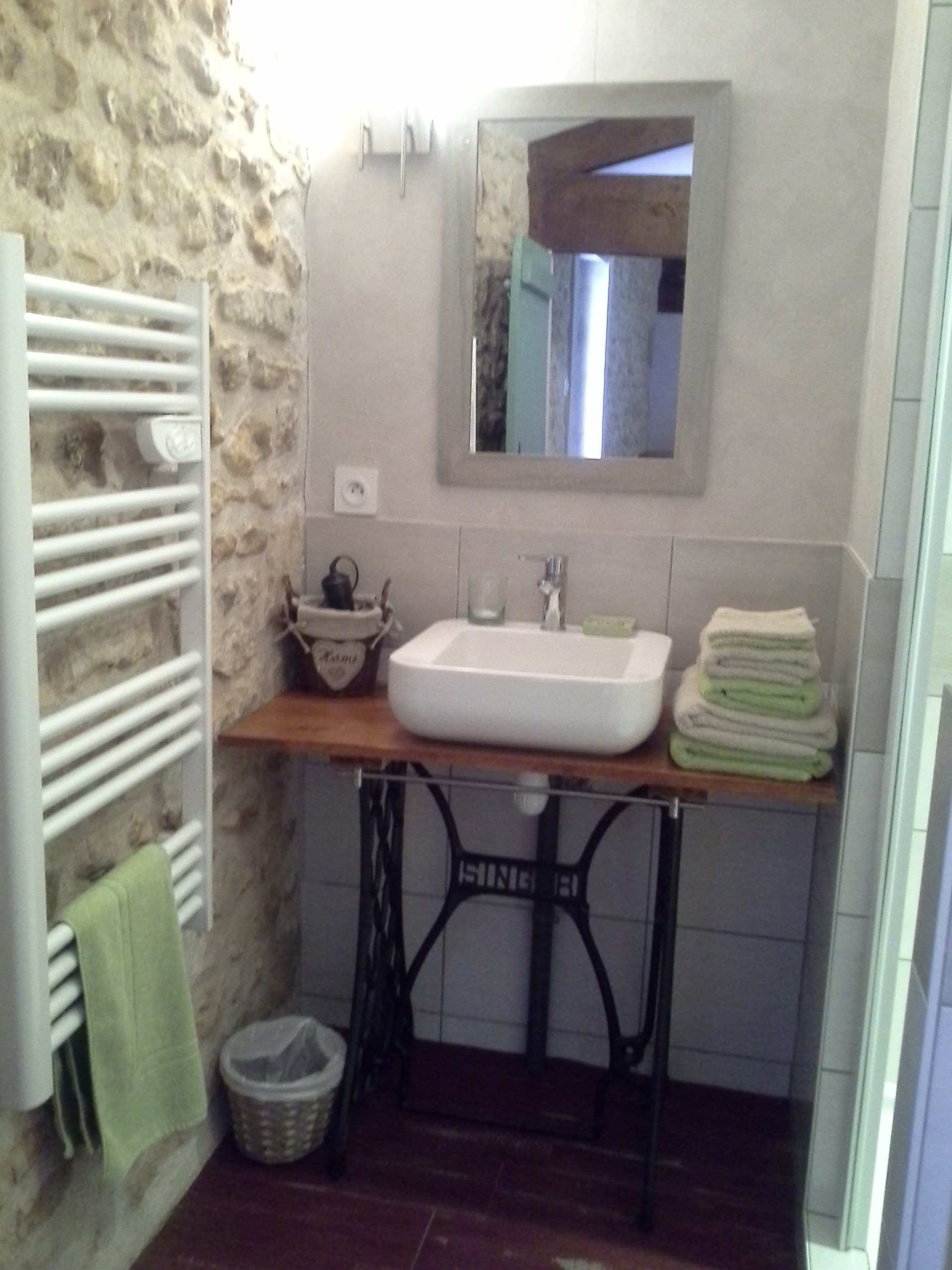 logis du four chambre "marais poitevin" salle de bain
