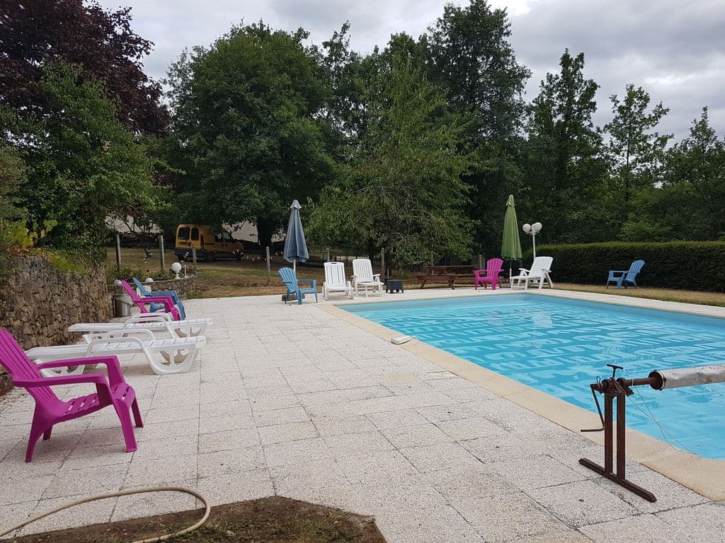 Piscine partagée - location Petite Maison du Tertre
