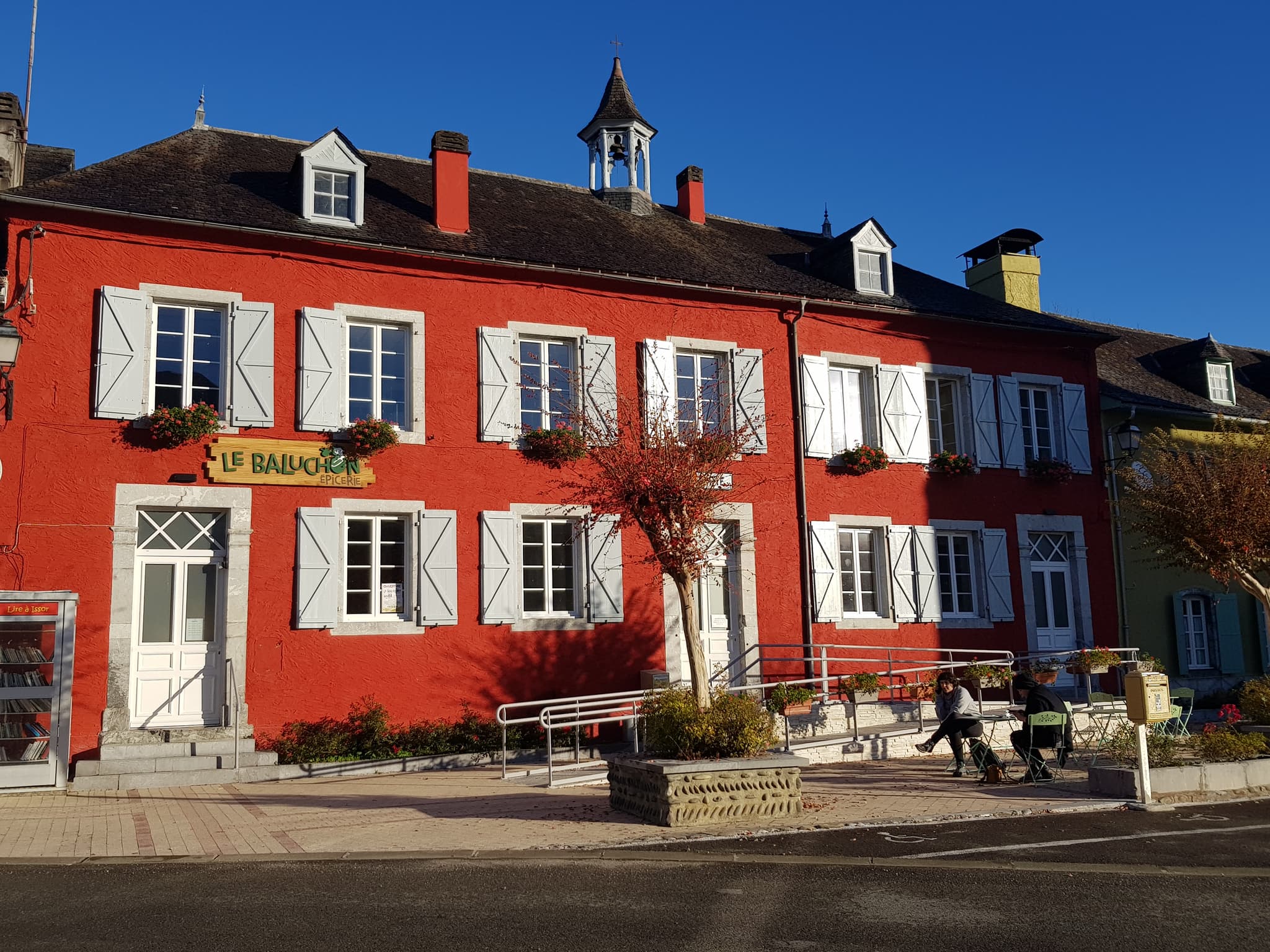 Epicerie Le Baluchon à Issor