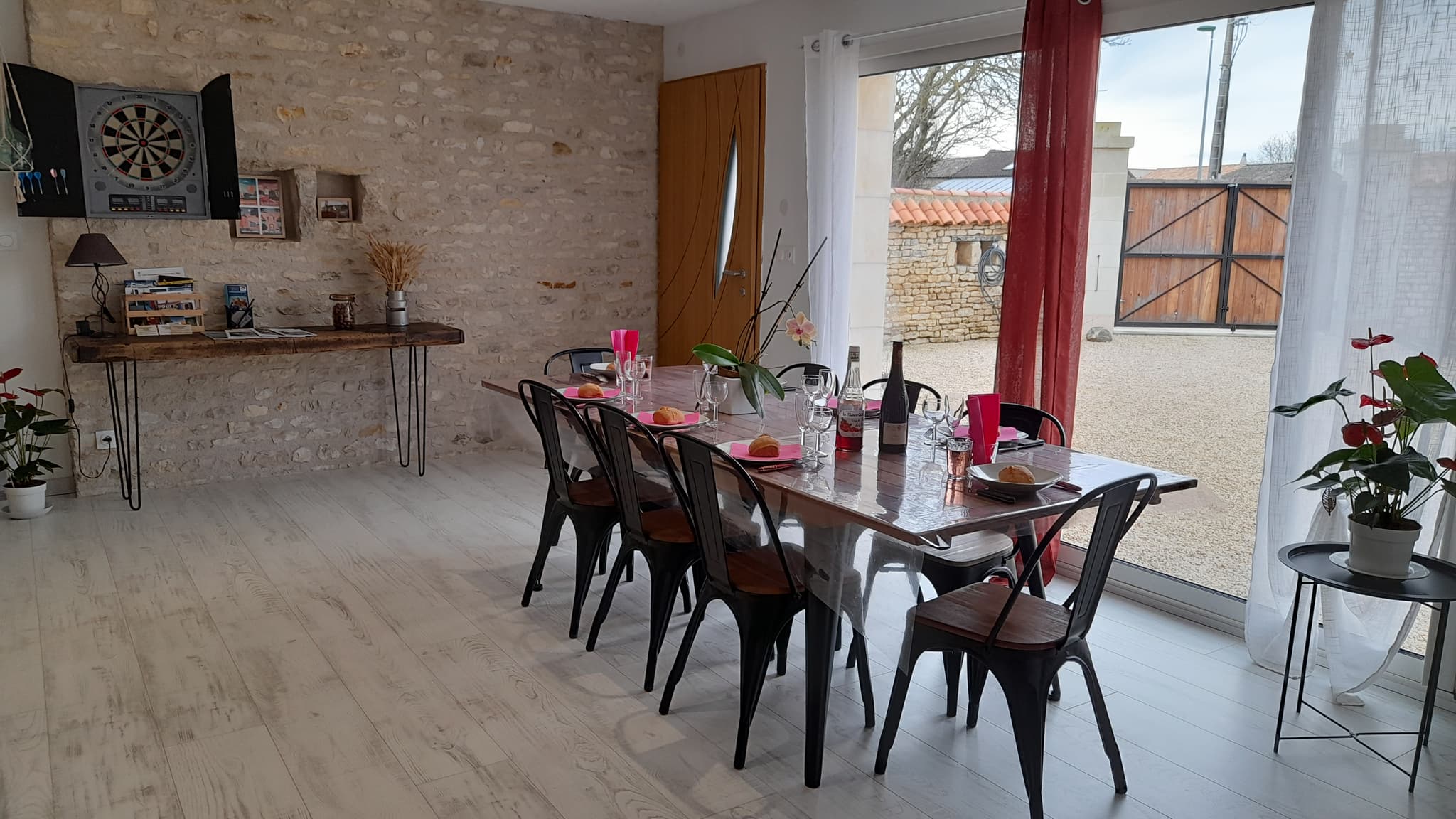 Salle à manger - Gîte le Relais du Mardelon