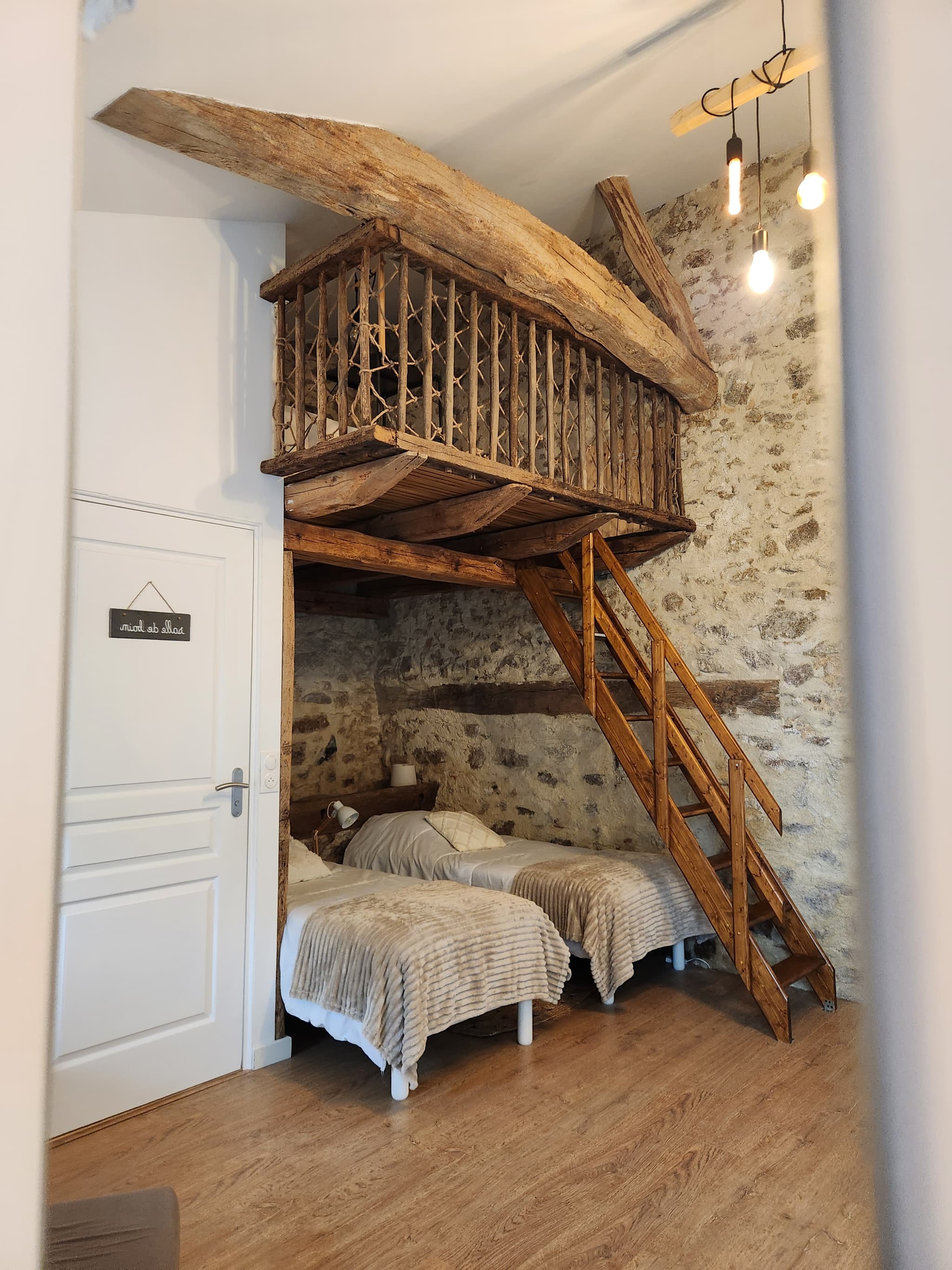 COUCHAGES REZ-DE-CHAUSSEE