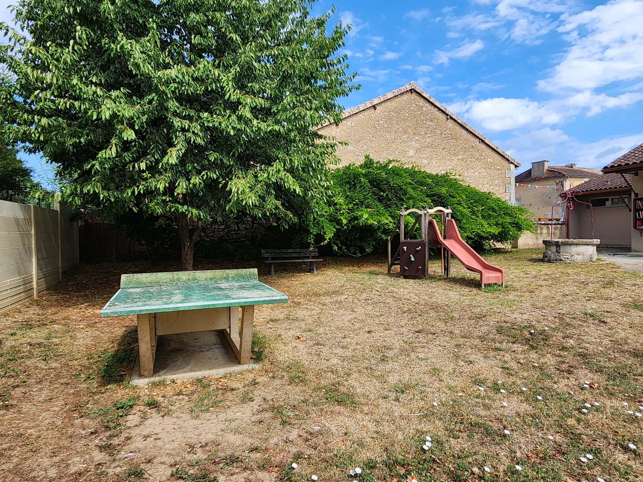 aire-de-jeux-toboggan-saint-louis-en-l-isle-tourisme-perigord