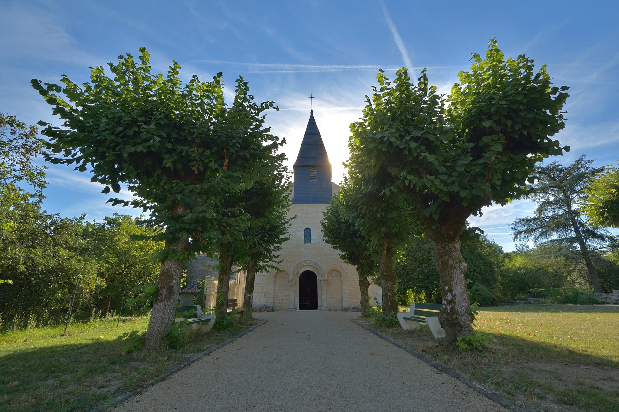 Eglise Salles en Toulon - Valdivienne