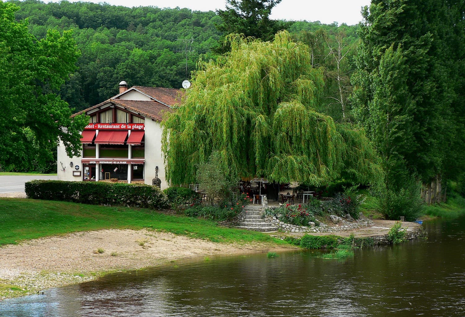 Hôtel Restaurant La Plage - Valdivienne