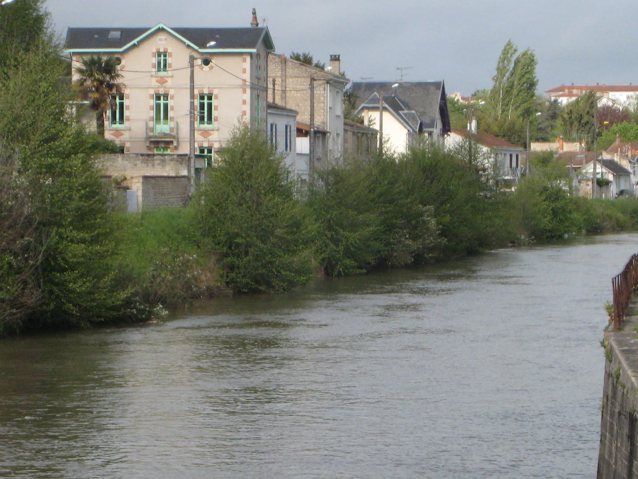 La chambre d'hôtes vue depuis le canal Saint-Martin