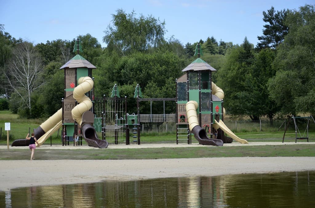 CentreTouristiqueDeMiel-Beynat_jeuxEnfants_10