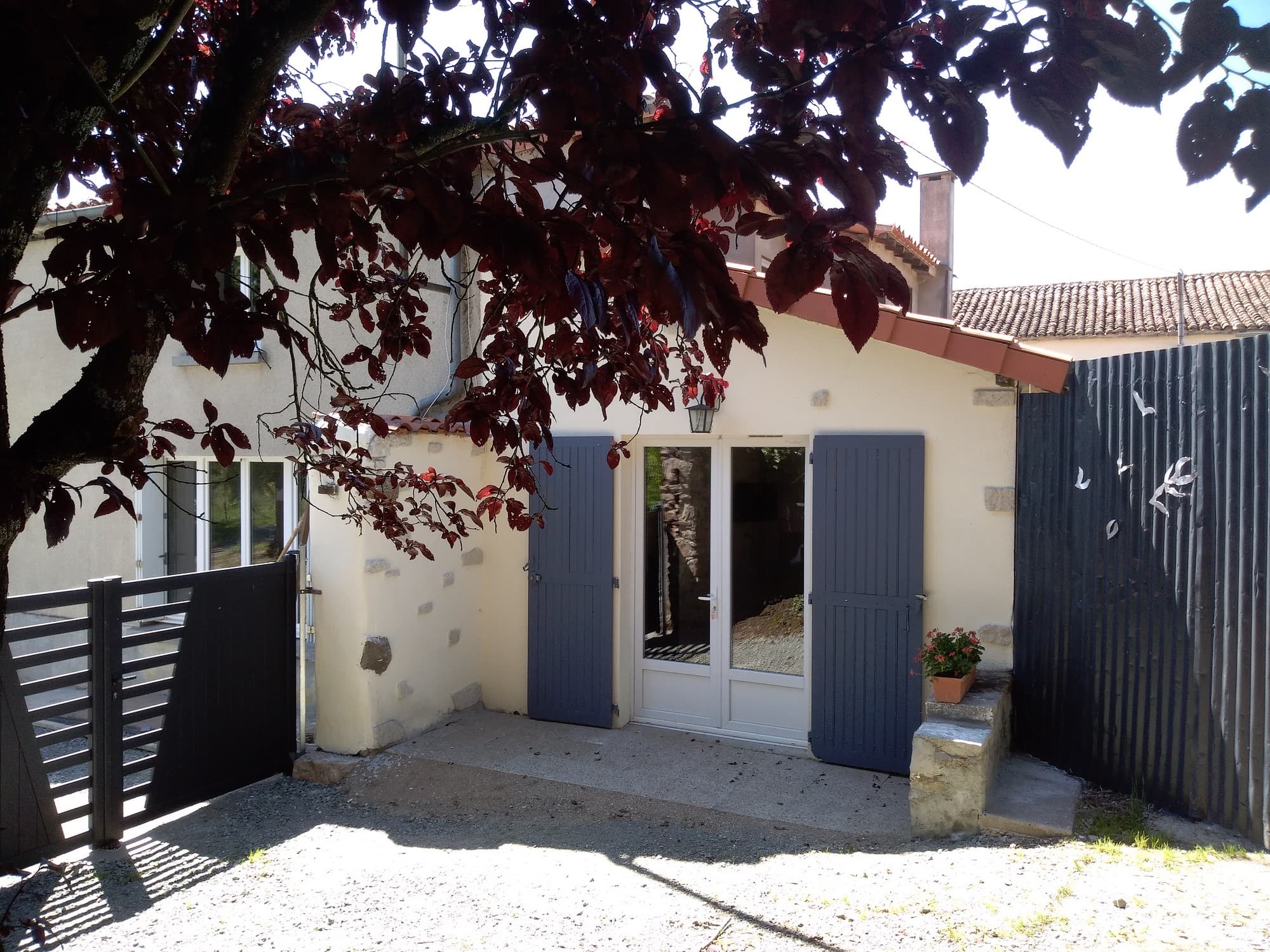 cerizay-gite-jardin-de-marie-facade1.jpg_1
