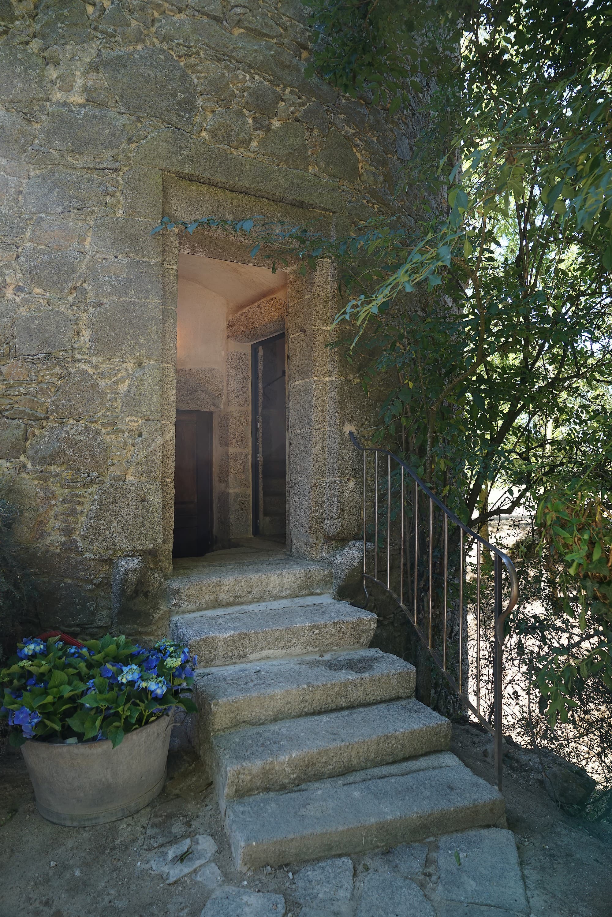 moutiers-sous-chantemerle-chambres-dhotes-bocage-de-la-belle-histoire-entree-independante.jpg_12