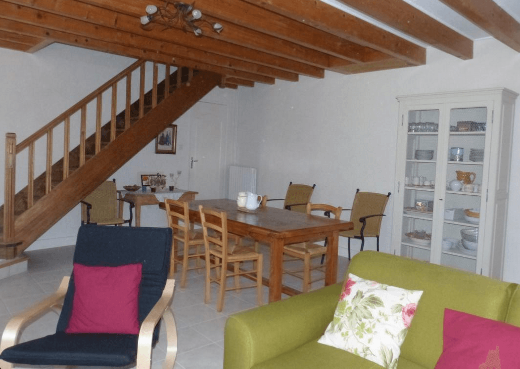Le salon - salle de manger du gîte Au bord de Sèvre (G 764) à Coulon