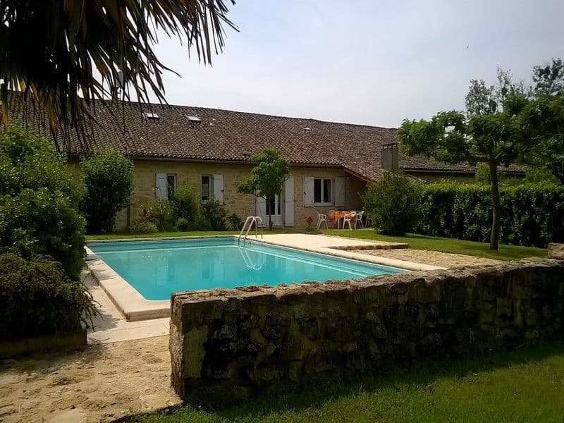 5-Arriere-maison-Piscine