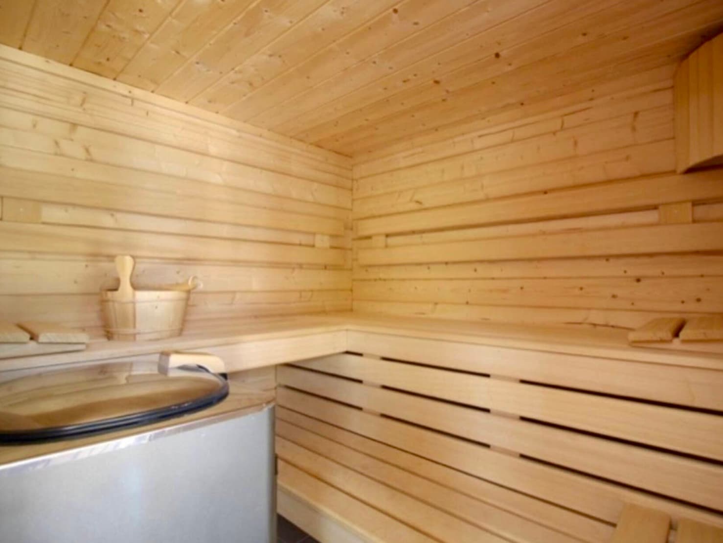 5 Sauna