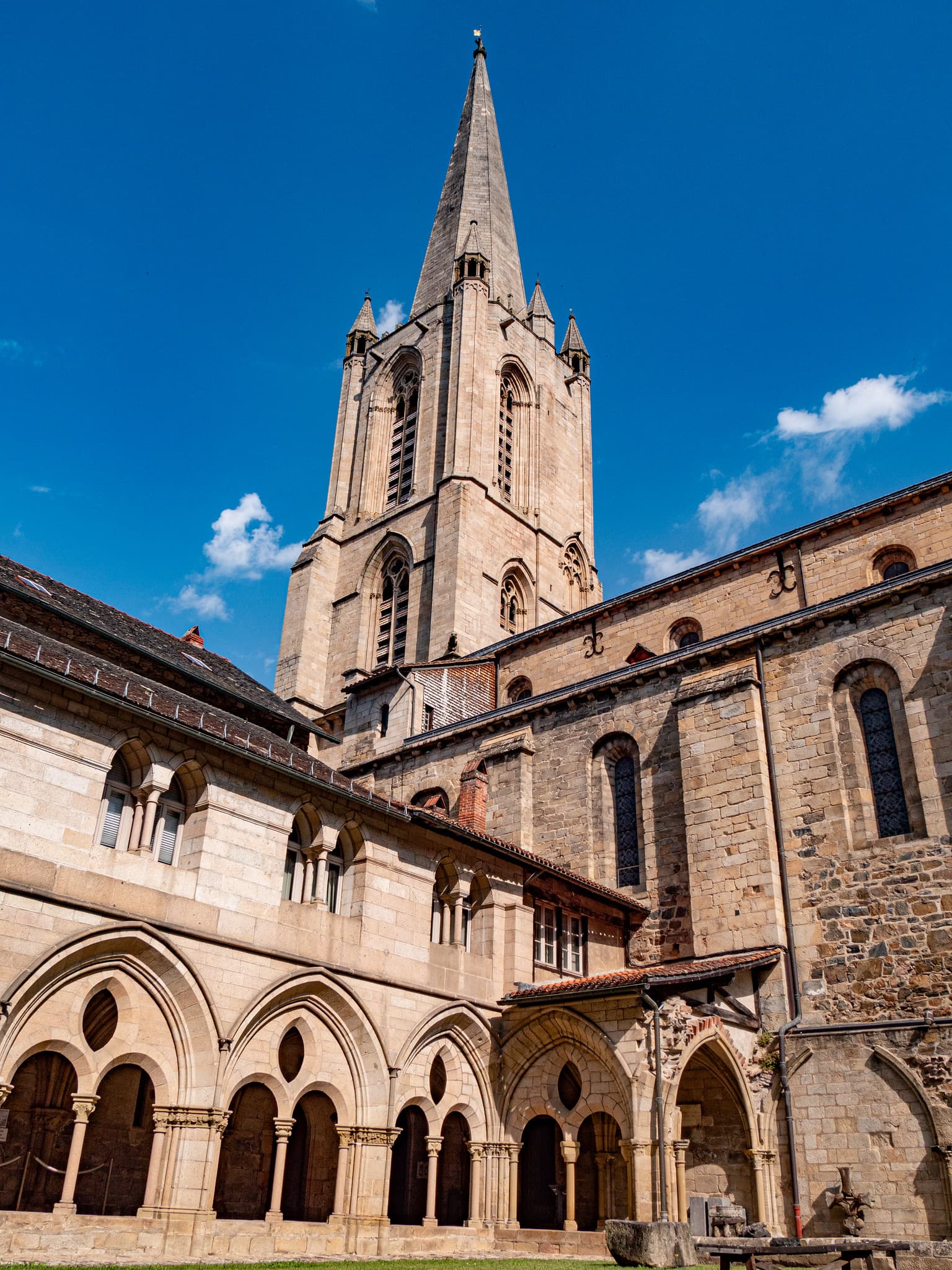 Cathédrale depuis le cloitre