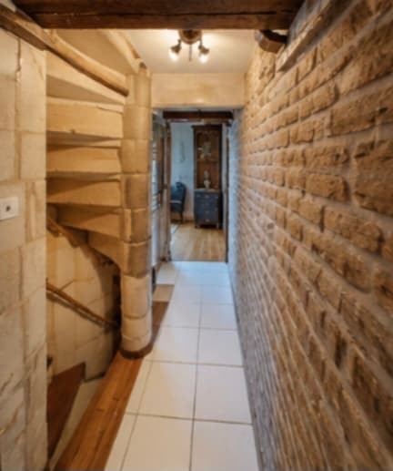 Couloir distribuant les chambres