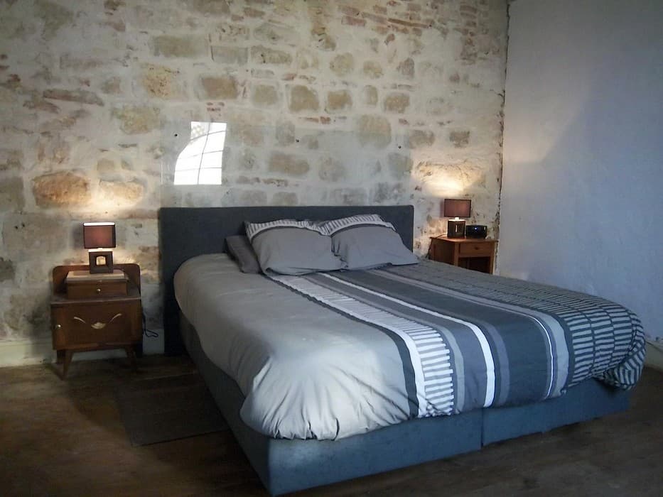 HLOAQU047FS003L6_Penne d'Agenais_Gîte du Pennois_chambre