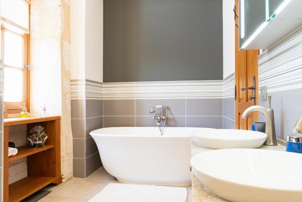 745962224