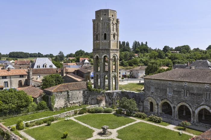 Abbaye de Charroux