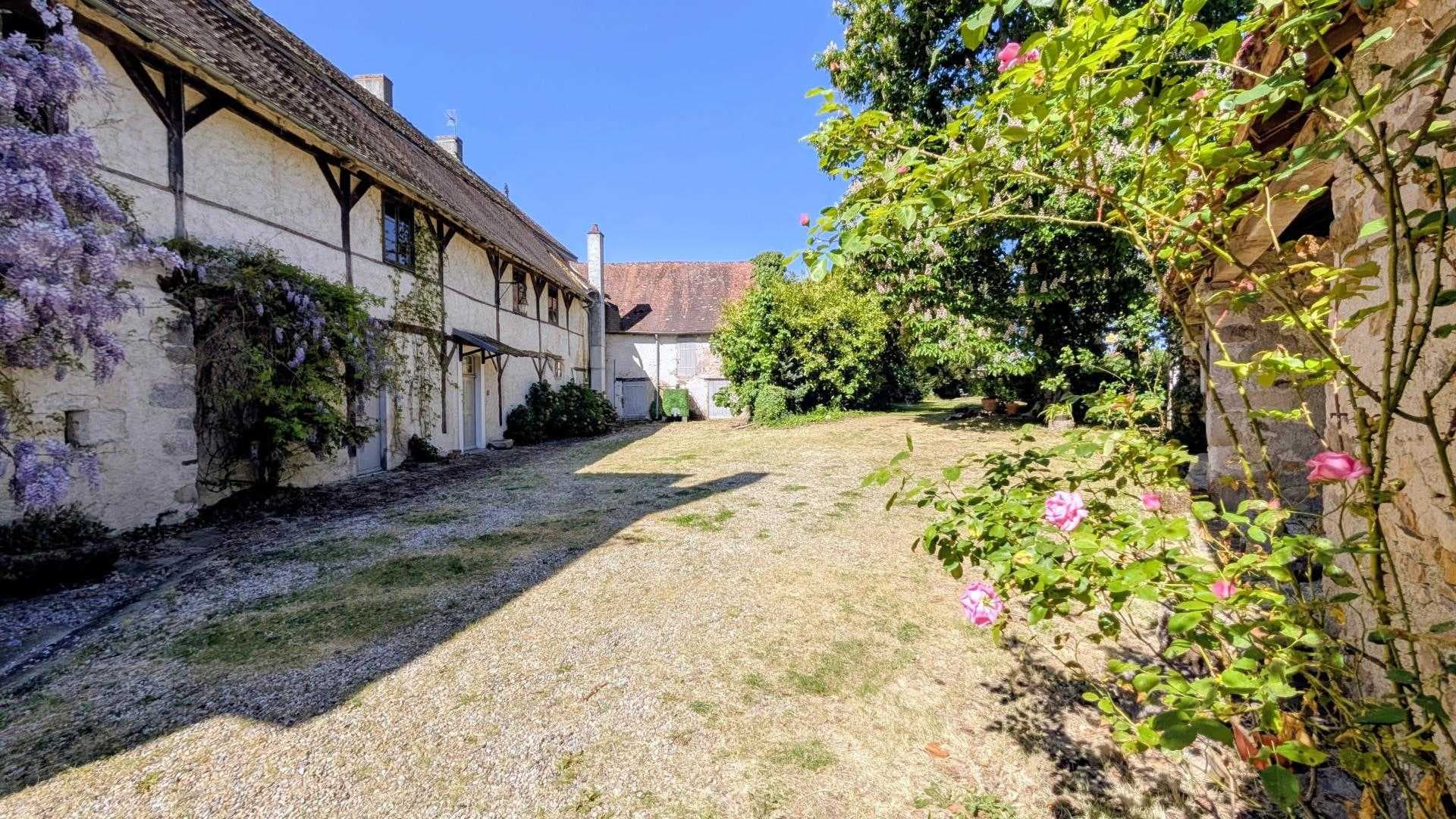 Gite "Le Bourg" à Lussac-les-Eglises en Haute-Vienne (Limousin en Nouvelle Aquitaine) - arrière gîte_30