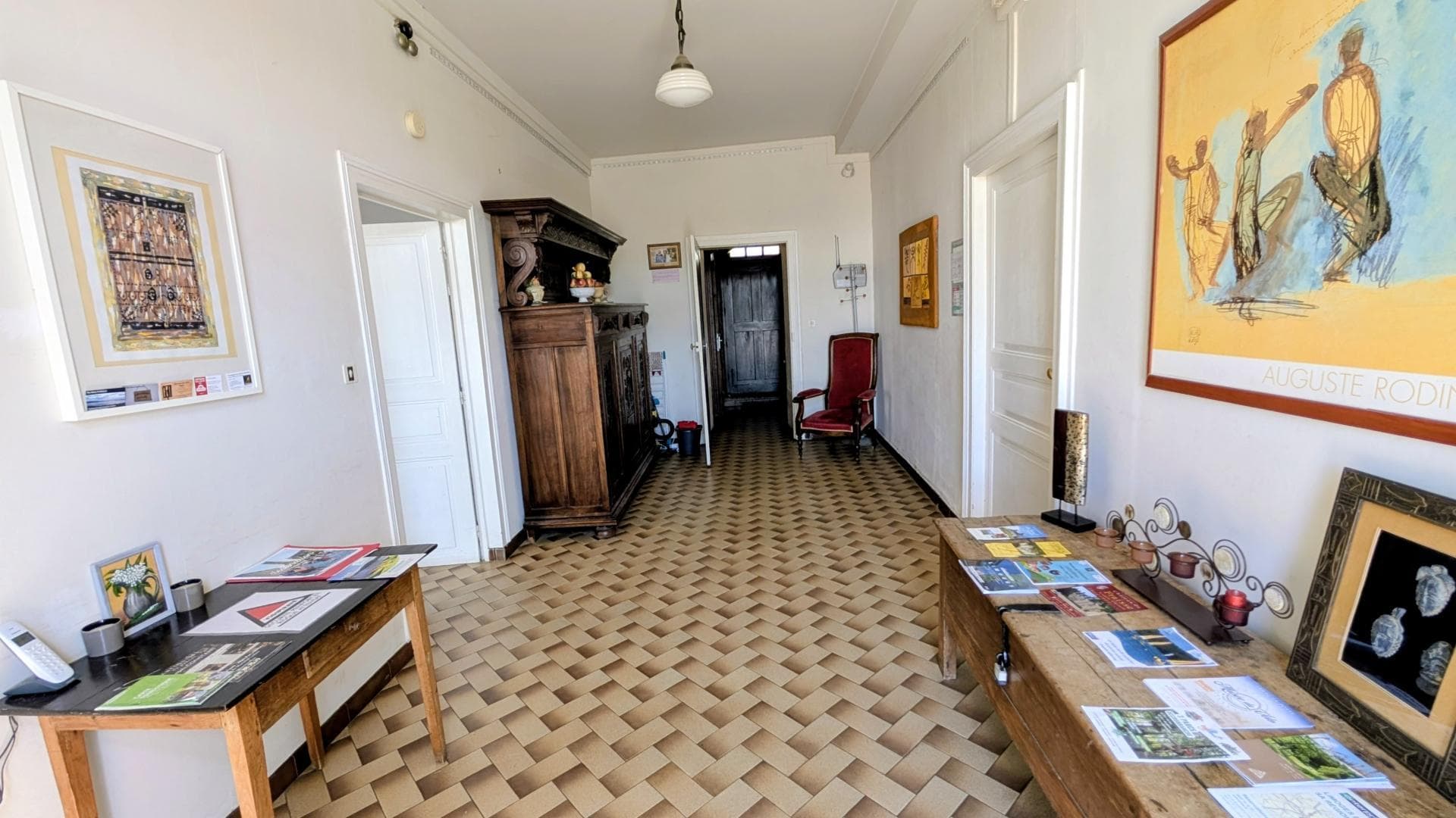 Gite "Le Bourg" à Lussac-les-Eglises en Haute-Vienne (Limousin en Nouvelle Aquitaine)- grande entrée_6