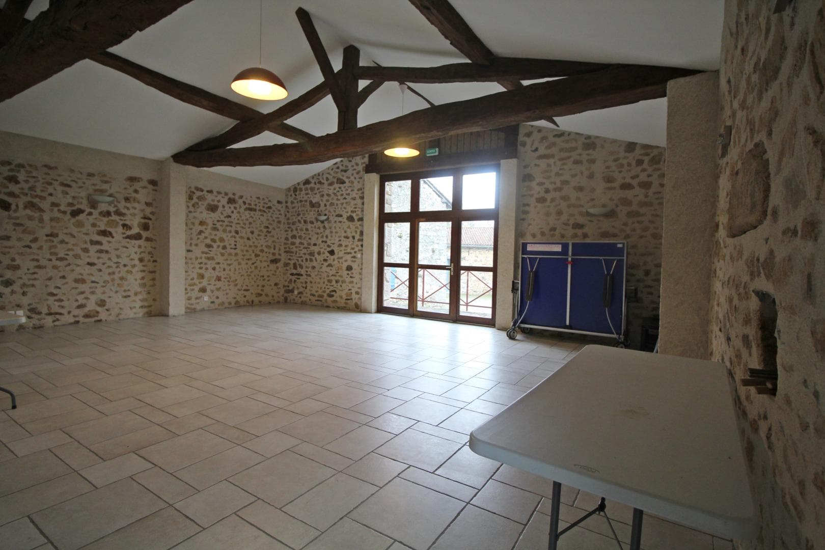 Salle commune des gîtes de Virat à Berneuil en Haute-Vienne (Nouvelle Aquitaine)_17