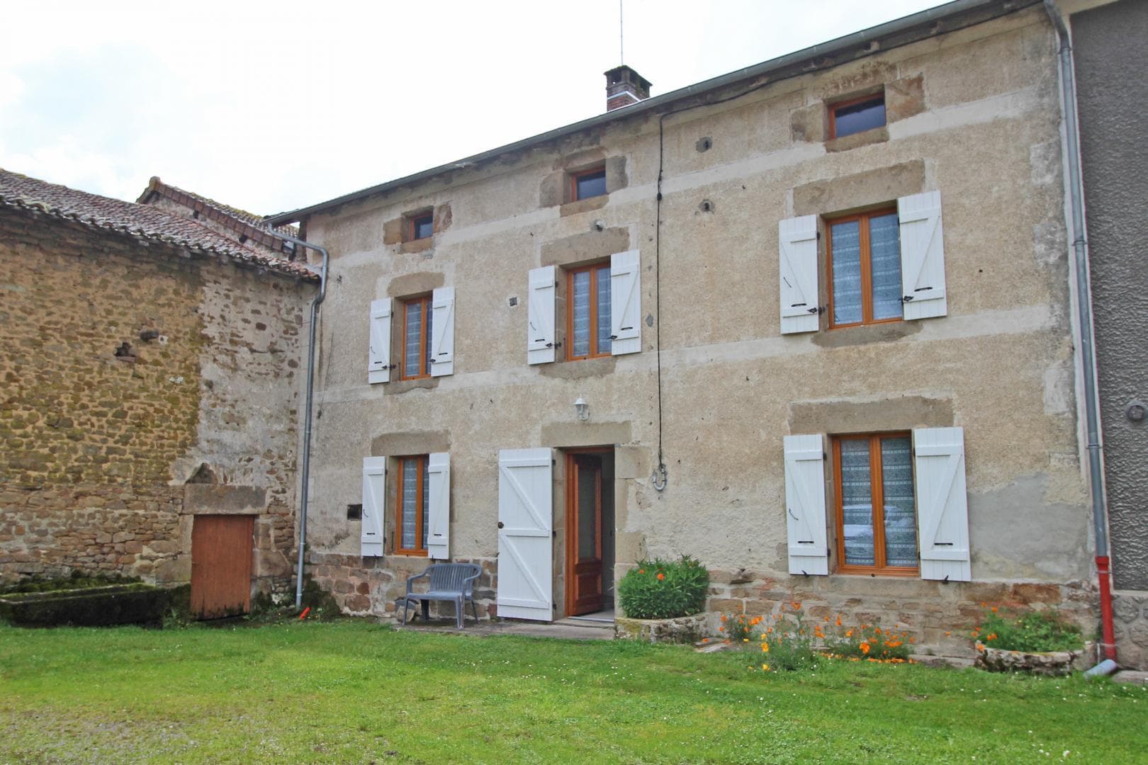 Gîte de Chasseneuil à Saint Symphorien sur Couze en Haute-Vienne (Nouvelle Aquitaine)- côté cour_20