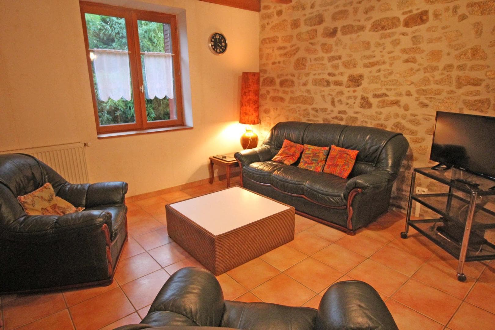 Gite "Le bourg" à Cheissoux en Haute-Vienne (Limousin)- sejour salon_13