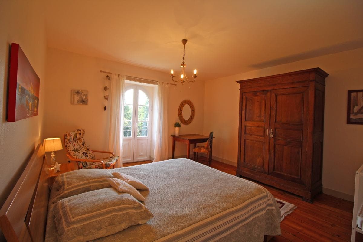 Gite "Brenac Jeune" à Eymoutiers en Haute-Vienne (Limousin)- chambre 2nd étage Le Gypaête barbu_30