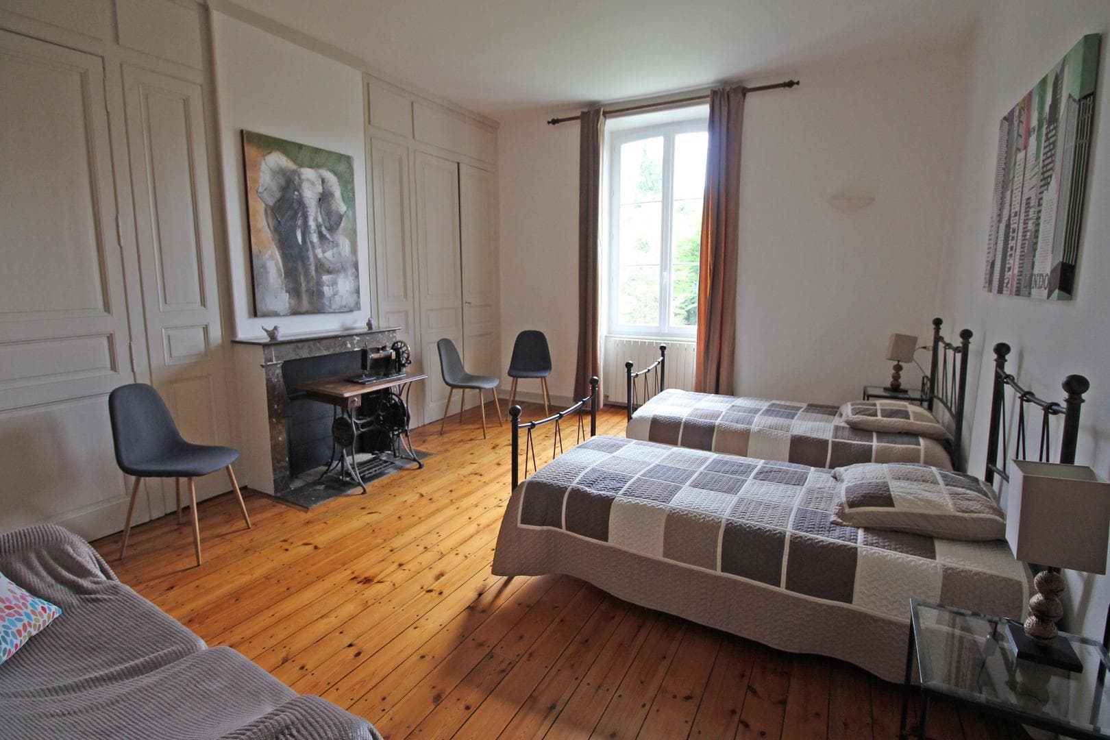 Gite "Brenac Jeune" à Eymoutiers en Haute-Vienne (Nouvelle Aquitaine) - chambre 1er étage Safari_23