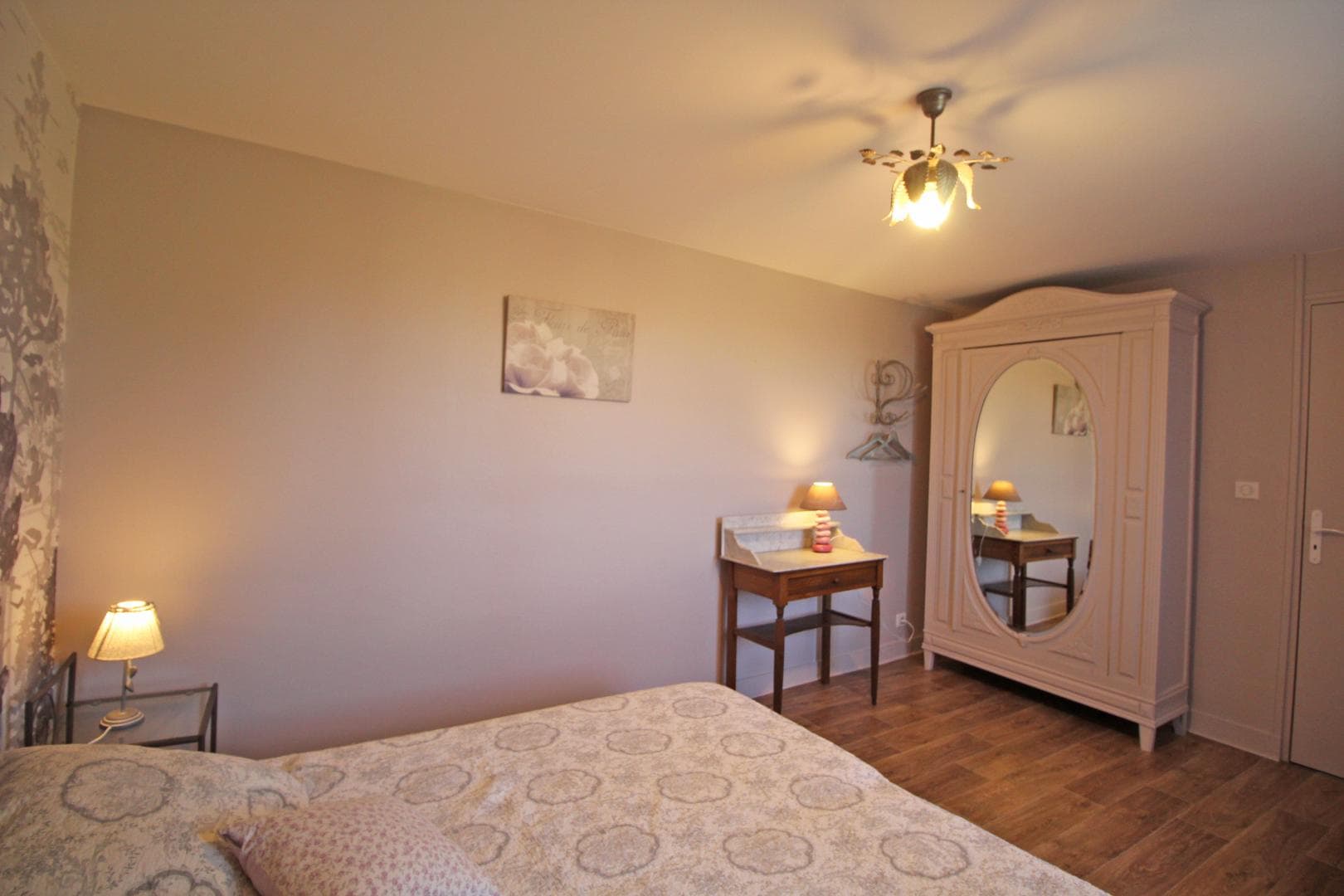 Gîte des Dâmes à Saint Léonard de Noblat en Haute-Vienne (Nouvelle Aquitaine) - chambre étage_23