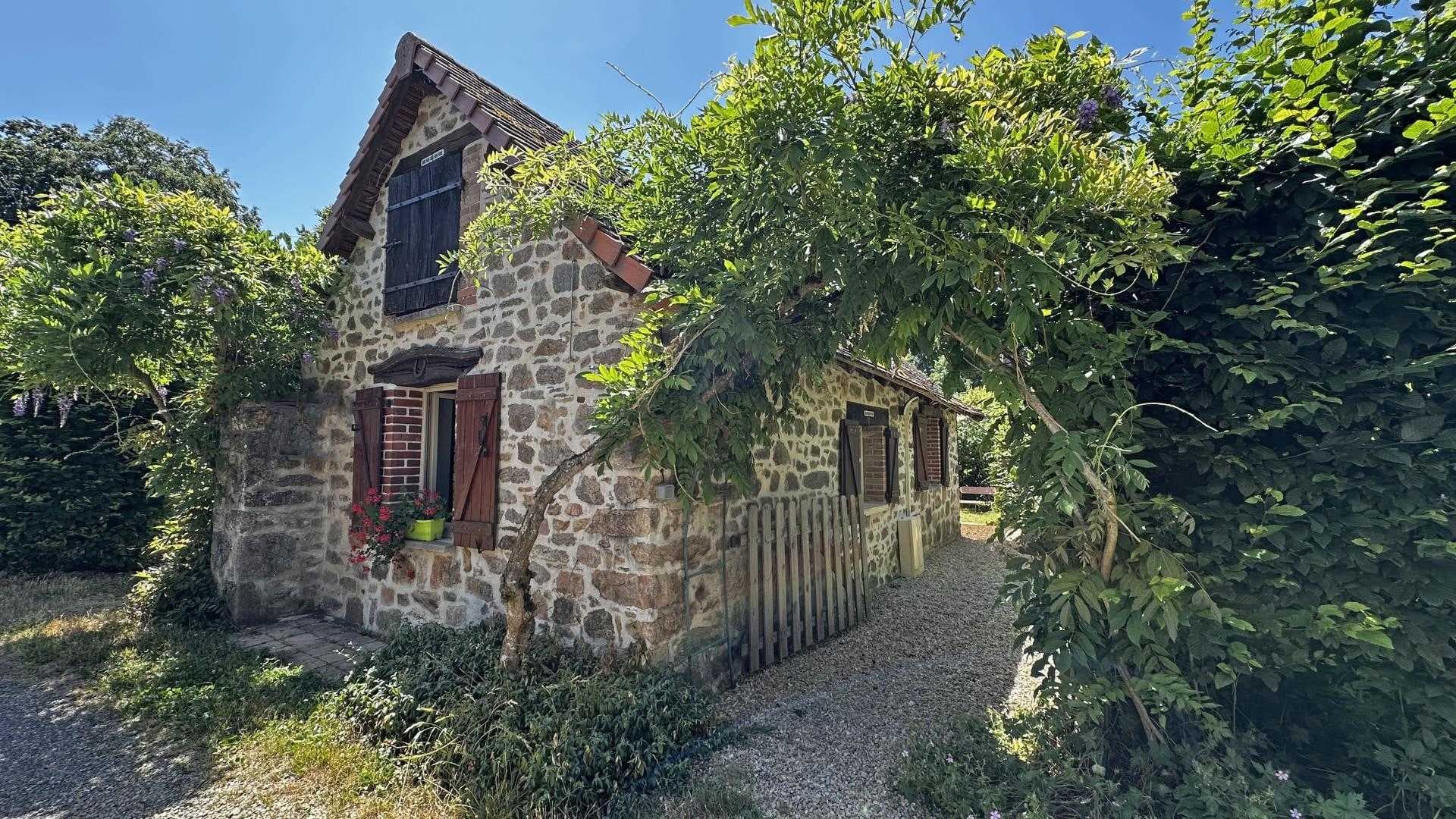 Le Four à Pain à Château-Chervix en Haute-Vienne (Nouvelle Aquitaine)_1
