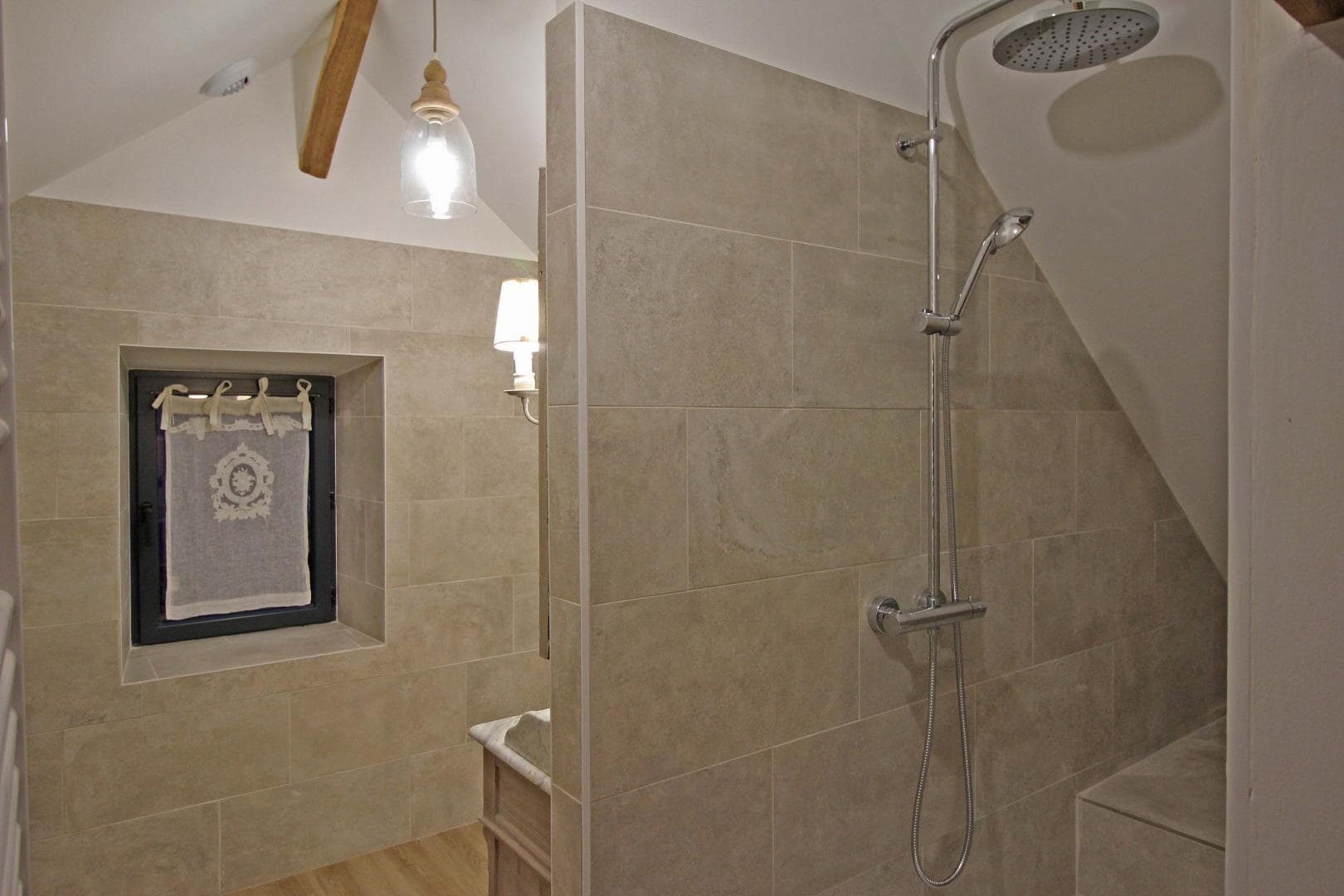 Gite le 1906 à Beau Bourna commune de Glanges - douche sanitaire chambre douce_43