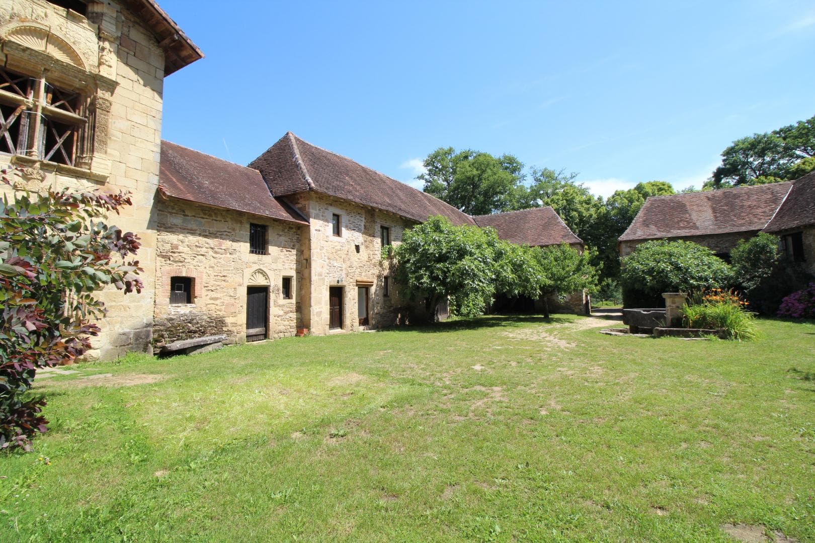 Le vieux château à Vicq sur Breuilh en Haute-Vienne (Nouvelle Aquitaine)_43