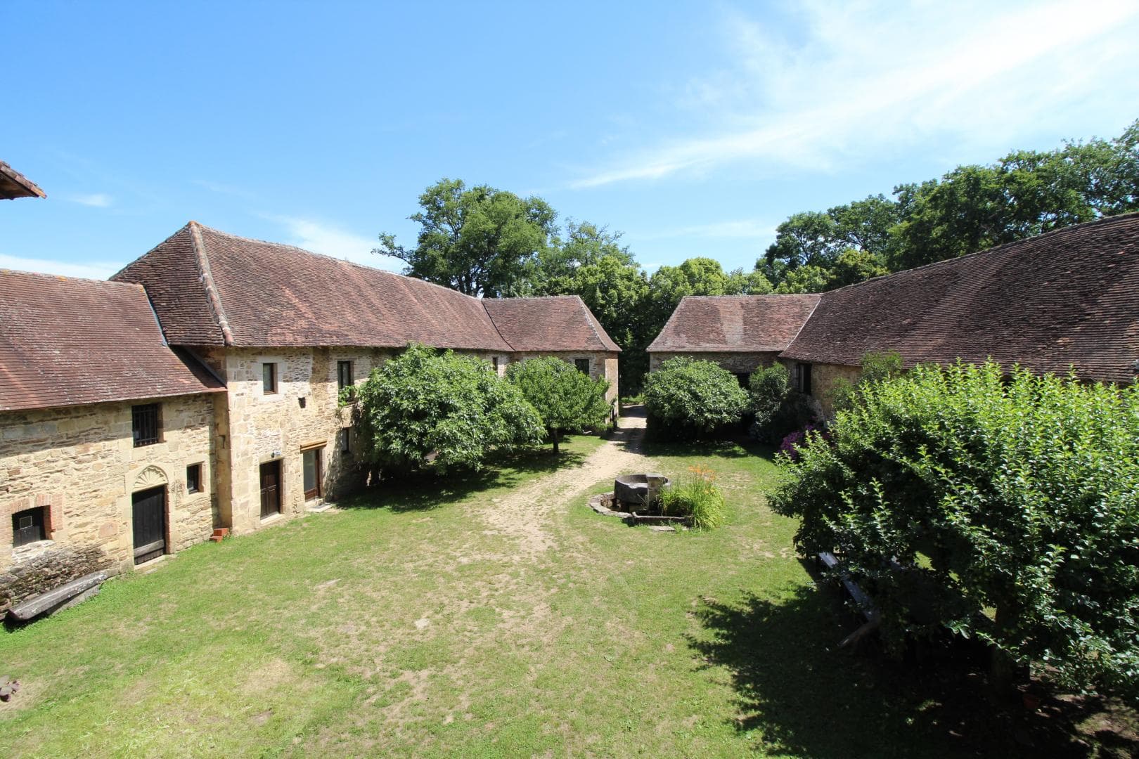 Le vieux château à Vicq sur Breuilh en Haute-Vienne (Nouvelle Aquitaine)_34