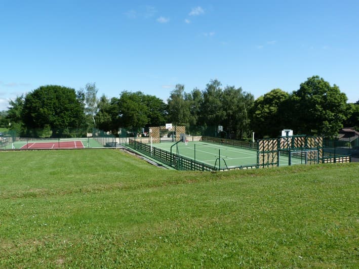 Gite "Les Ribières" à Les Cars en Haute-Vienne (Nouvelle Aquitaine) - Terrain multisports, Tennis_10