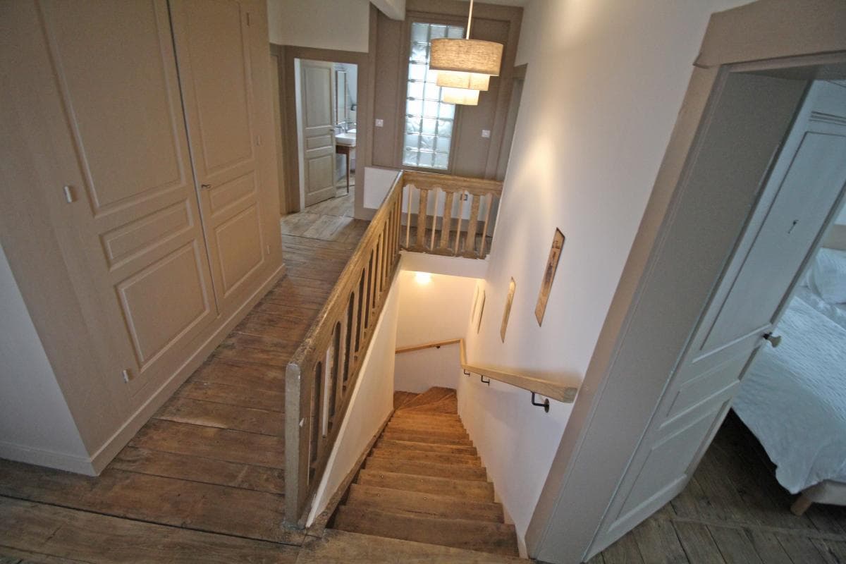 Gîte Le Boucheron à Beynac en Haute-Vienne (Limousin), escalier accès aux étages_15