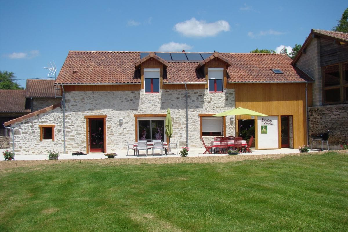 Gite "Chabatz d'entrar à Pouleinat" commune d'Eyjeaux en Haute-Vienne (Limousin)_1