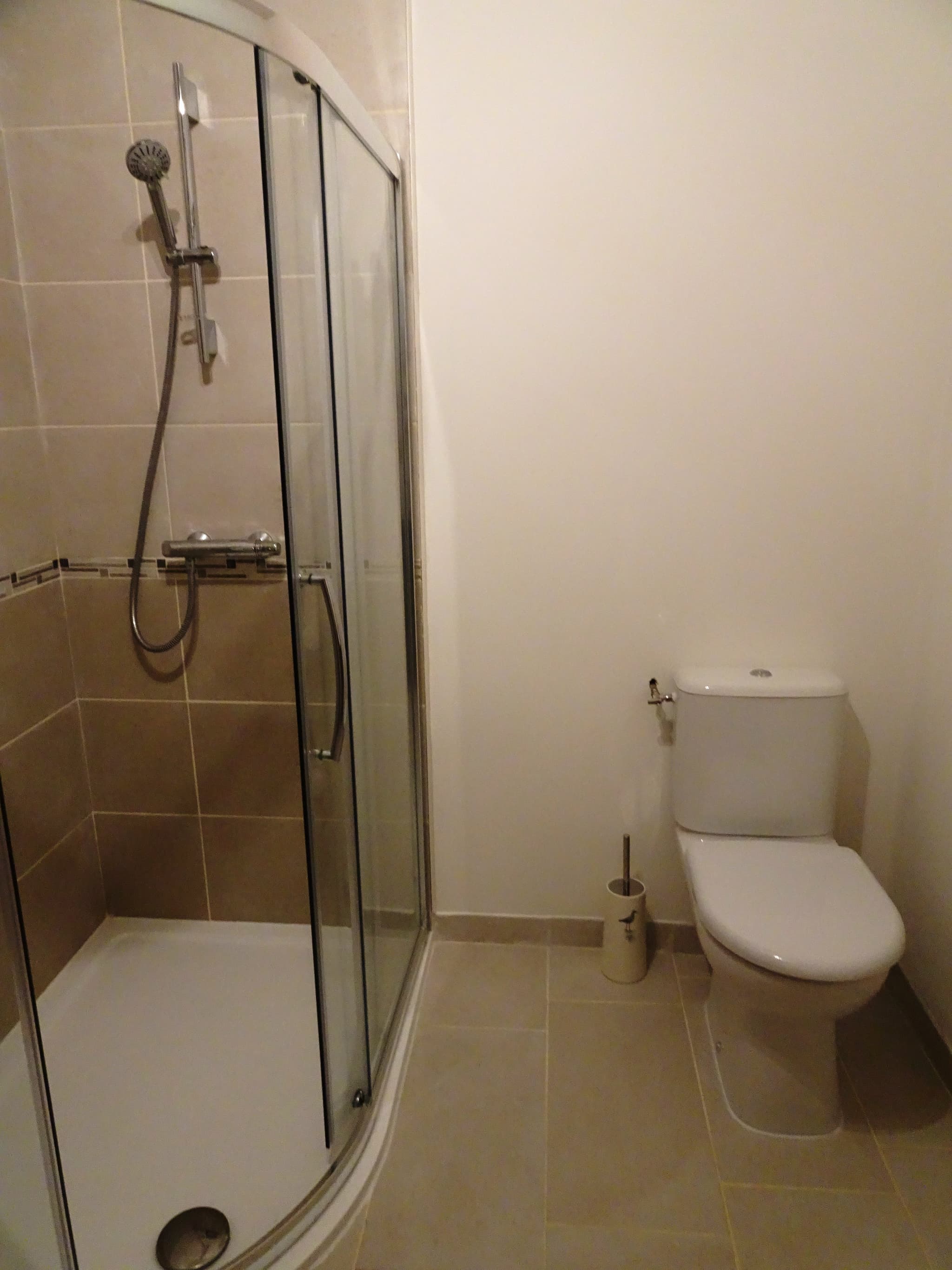 Salle de douche (rez-de-chaussée)