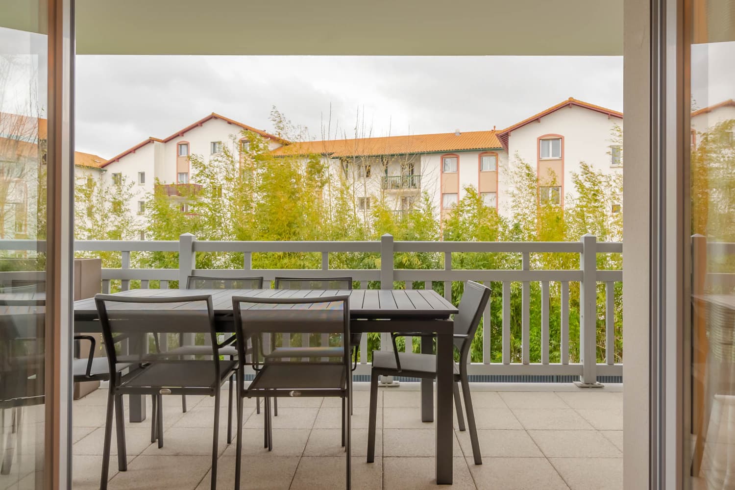 APPARTEMENT MAHARIN ANG2357