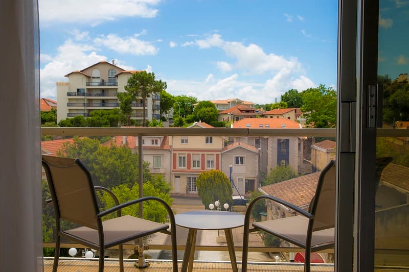 ARC TERRASSE VUE VILLE