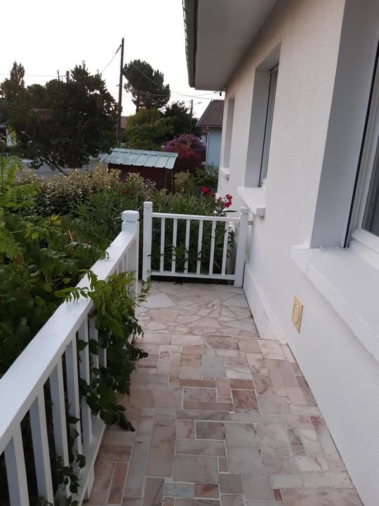 Accès devant la maison (Copier)