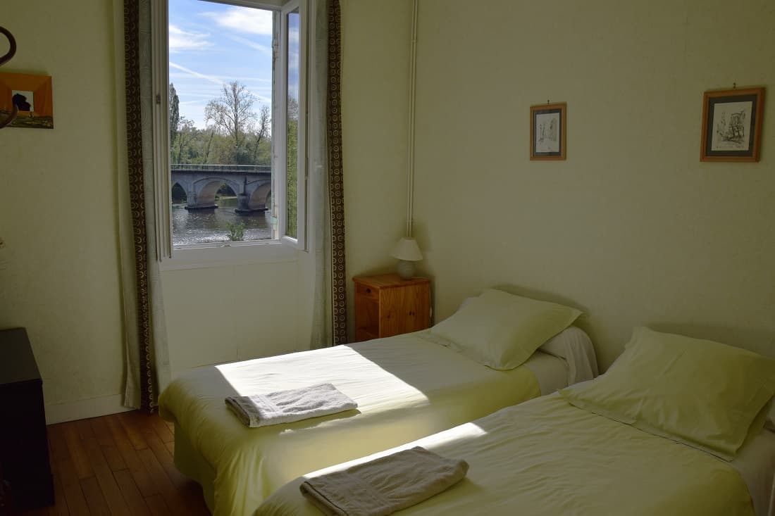 Accueil-pèlerins-Rives-de-l'Isle-chambre2