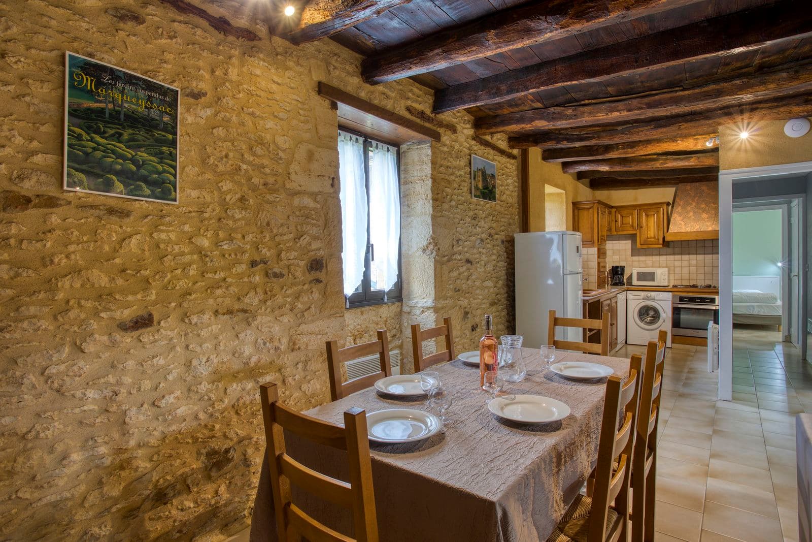 Adeline5_sejour_cuisine Combas Village de gites