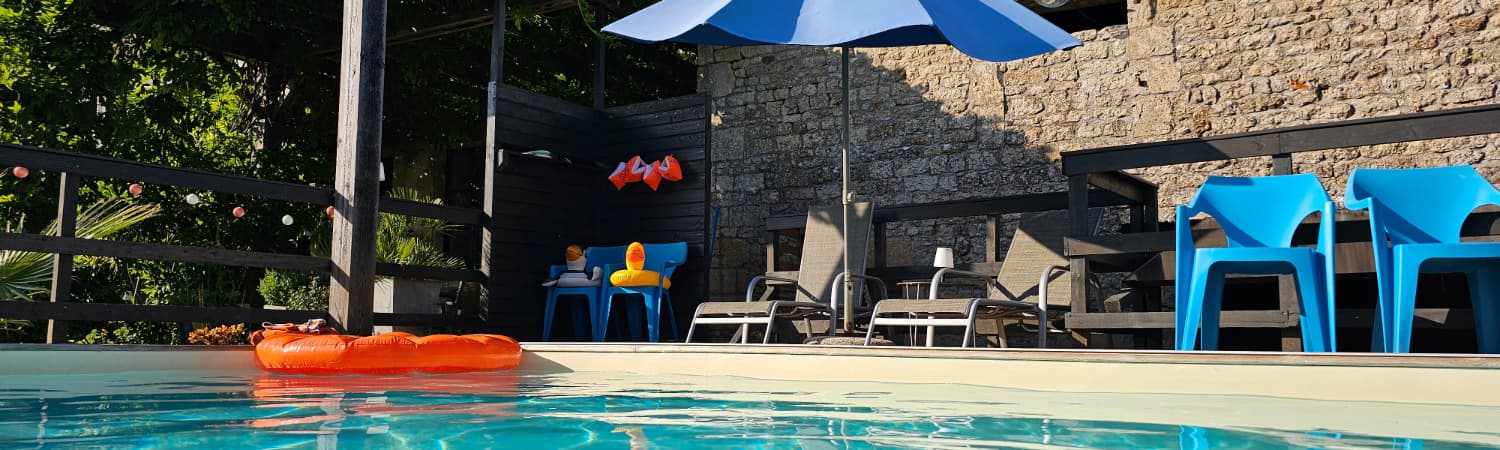 Chambres d'hôtes-Maison Fossemagne-piscine