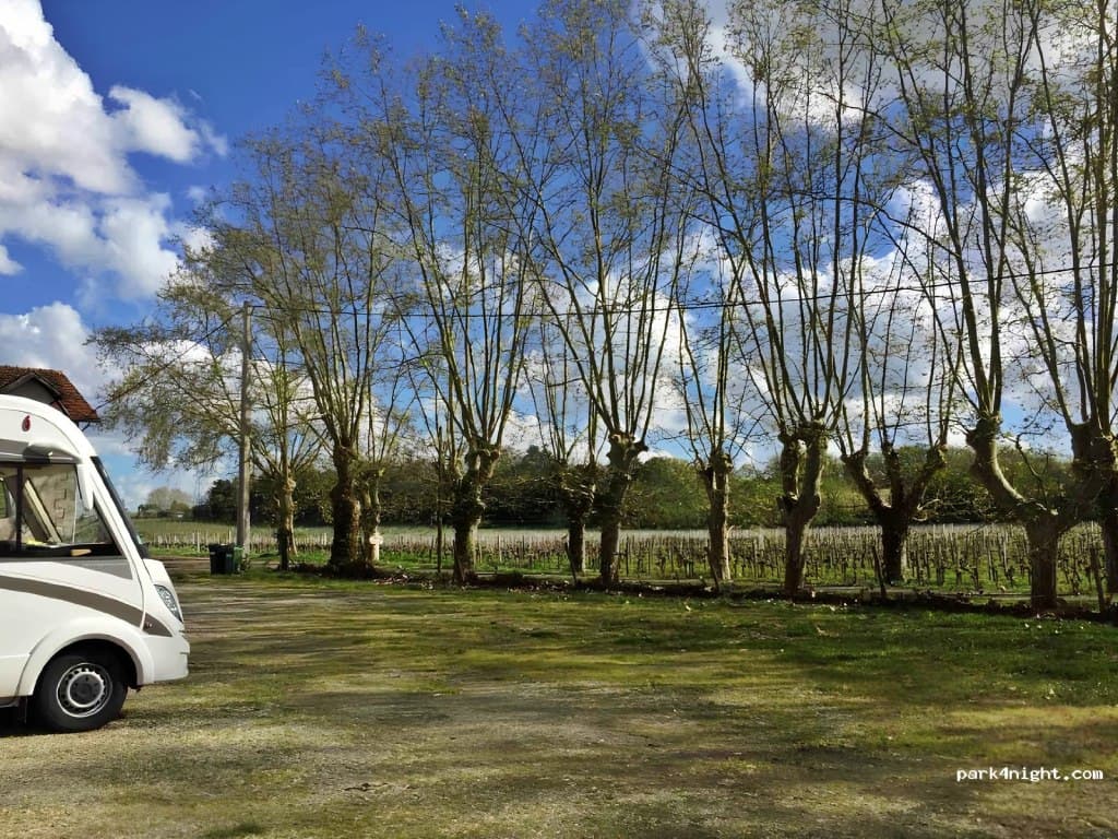 Aire de camping-cars du vignoble Pestoury