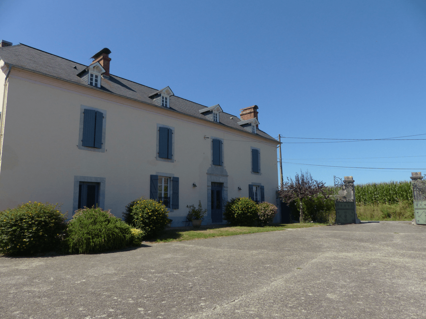 Andoins meublé maison Miqueu