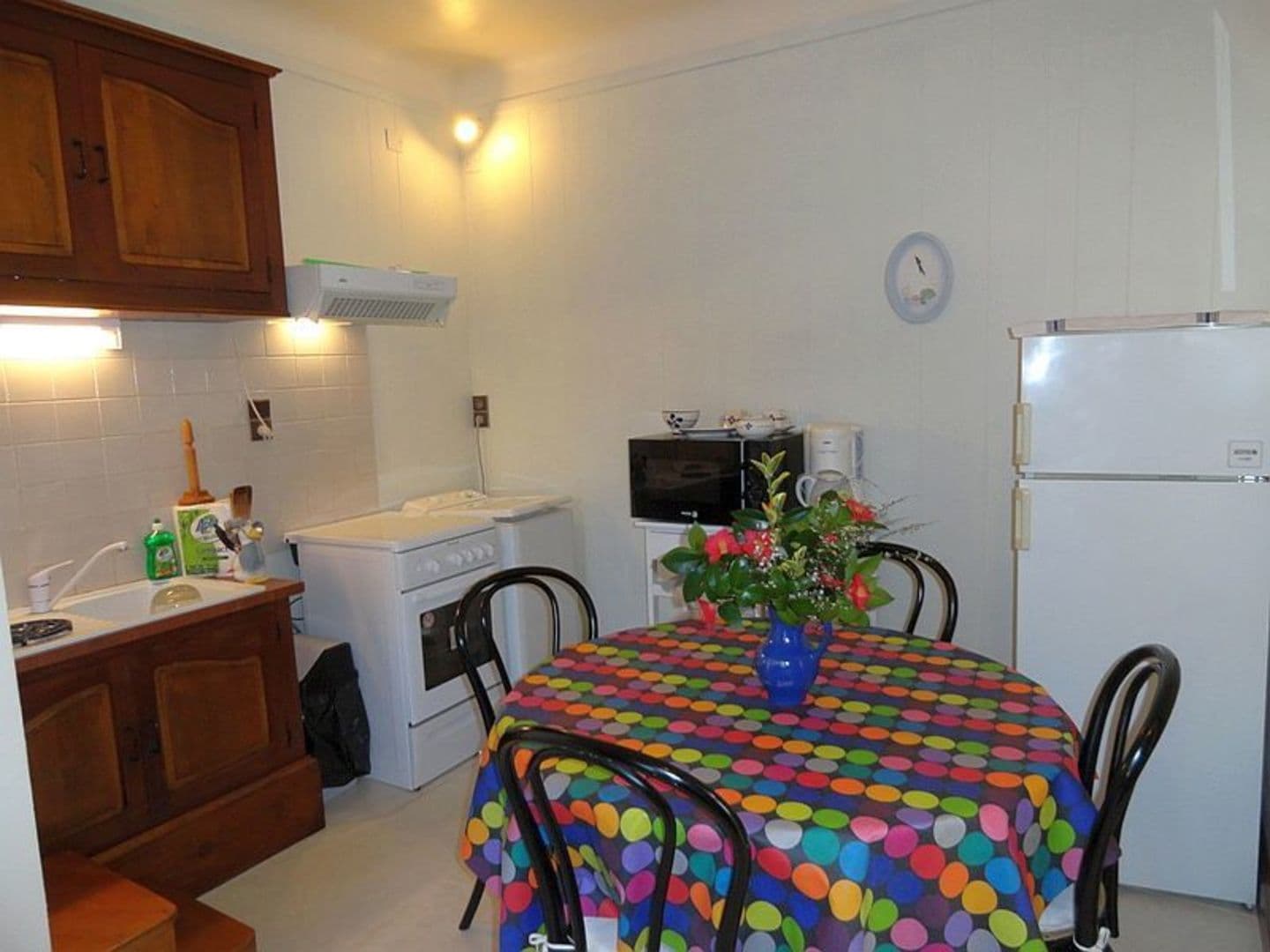 Appartement-Ardoin-cuisine-et-espace-repas---Ispoure